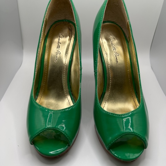 Charlotte Russe “Sandy” Green Patent Peep Toe Pump - Picture 4 of 7